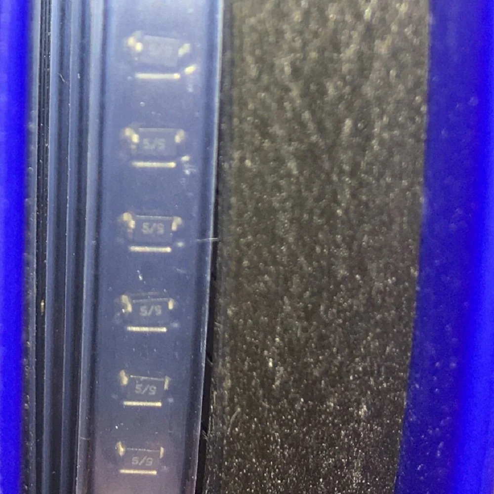 5PCS a lot SD05C.TCT silkscreen 5/5 SOD323 bidirectional ESD protection tube new TVS diode SD05C
5PCS a lot SD05C.TCT silkscreen 5/5 SOD323 bidirectional ESD protection tube new TVS diode SD05C