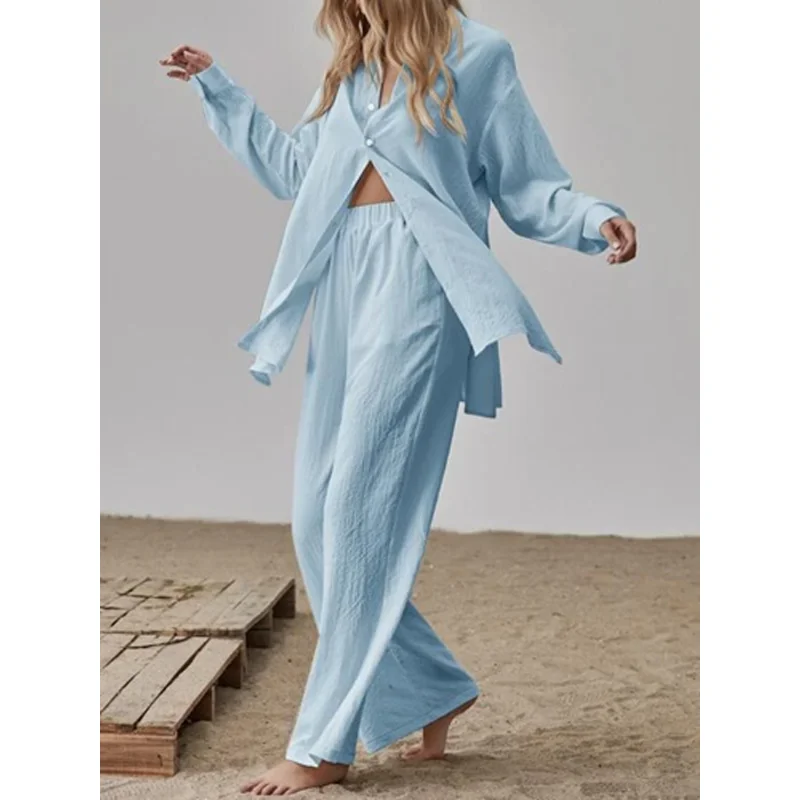 Комплект женских льняных брюк
Комплект женских льняных брюк