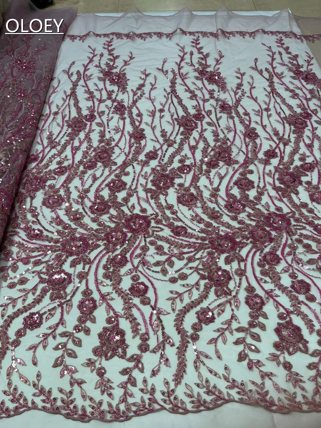 Elegant French Mesh Lace Fabric African Embroidery Beads Nigerian With Sequins Fabric For Wedding Party Dress CD5488
Elegant French Mesh Lace Fabric African Embroidery Beads Nigerian With Sequins Fabric For Wedding Party Dress CD5488