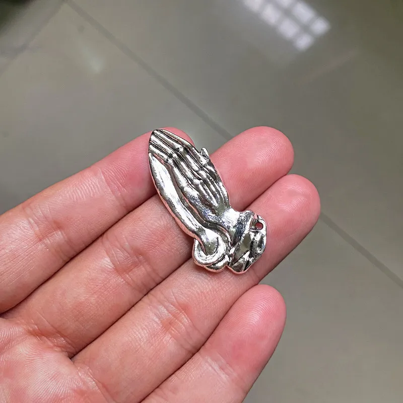 4 шт., подвески в виде ладони, 39 х19 мм
4 шт., подвески в виде ладони, 39 х19 мм