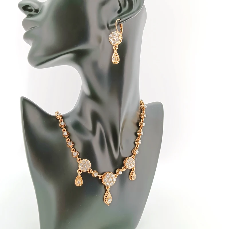 Arabian Wedding Jewelry Set Bridal Hair Accessories Ladies Head Chain Pendant Necklace Earring Set Party Party Gift.
Arabian Wedding Jewelry Set Bridal Hair Accessories Ladies Head Chain Pendant Necklace Earring Set Party Party Gift.