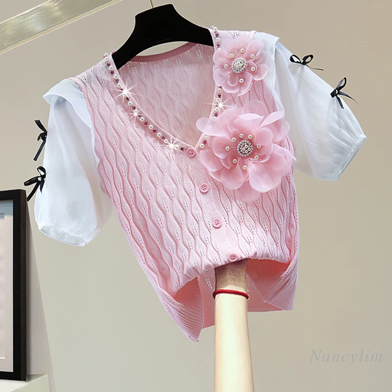 Женский шифоновый топ с высокой талией, милая Вязаная футболка в Корейском стиле с короткими рукавами и V-образным вырезом, украшенная бусин... 
Женский шифоновый топ с высокой талией, милая Вязаная футболка в Корейском стиле с короткими рукавами и V-образным вырезом, украшенная бусин...