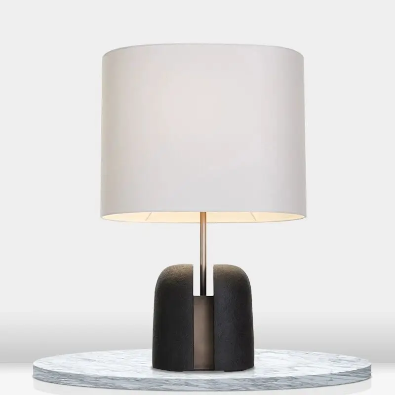 Simple Table Lamp Nordic Black Lighting Modern LED Resin Desk Light Indoor Balcony Hotel Bedside Lights Home Decoration Lamps. 
Simple Table Lamp Nordic Black Lighting Modern LED Resin Desk Light Indoor Balcony Hotel Bedside Lights Home Decoration Lamps.