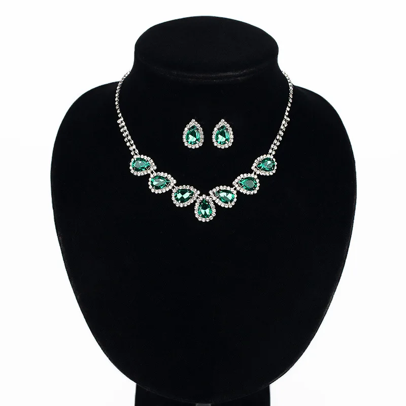European and American Fashion Emerald Crystal Necklace New Women's Diamond Inlaid Ruby Necklace High Quality Jewelry Jewelry
European and American Fashion Emerald Crystal Necklace New Women's Diamond Inlaid Ruby Necklace High Quality Jewelry Jewelry