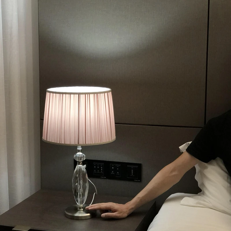 Light luxury touch sensor dimmable table lamp bedroom pink romantic touch bedside lamp home simple and warm
Light luxury touch sensor dimmable table lamp bedroom pink romantic touch bedside lamp home simple and warm