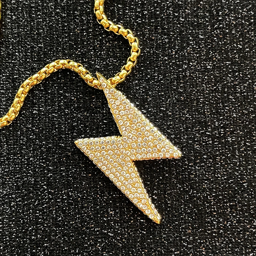 Flash Silver gold color Lightning Pendant Necklaces with full rhinestone For Men Women Fashion Jewelry Cool Accessories
Flash Silver gold color Lightning Pendant Necklaces with full rhinestone For Men Women Fashion Jewelry Cool Accessories