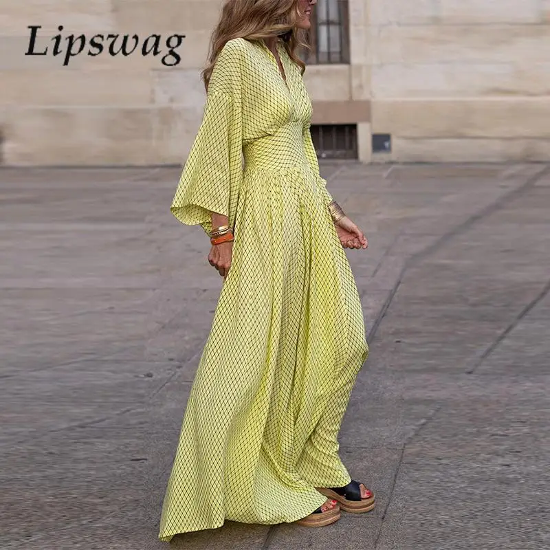 Женское платье в клетку, с V-образным вырезом
Женское платье в клетку, с V-образным вырезом