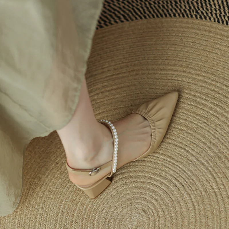Big size Oversize Large size Pointed toe Thick Heel Decorative pearl Pleats Pumps women shoes simple and elegant
Big size Oversize Large size Pointed toe Thick Heel Decorative pearl Pleats Pumps women shoes simple and elegant