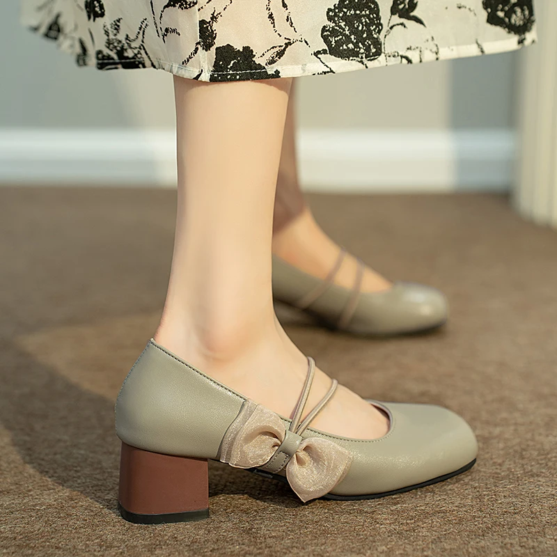 2023 New Spring and Autumn Round Head Fashion Bow High Heel Shoes Shallow Mouth Thick Heel Casual Thin Strap Women's Single Shoe
2023 New Spring and Autumn Round Head Fashion Bow High Heel Shoes Shallow Mouth Thick Heel Casual Thin Strap Women's Single Shoe