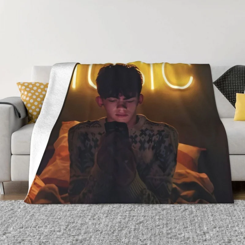 Heartstopper Charlie Spring Nick Nelson Blanket Flannel Spring Autumn Haertsper Music Room Warm Throws For Winter Bedding 
Heartstopper Charlie Spring Nick Nelson Blanket Flannel Spring Autumn Haertsper Music Room Warm Throws For Winter Bedding