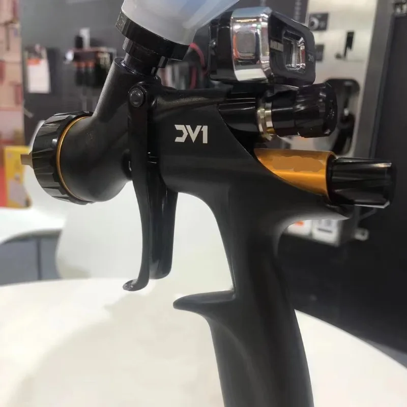Пистолет-распылитель DV1 Basecoat HVLP (с резьбой DV1-B Plus(HVLP) с воздушной крышкой) с цифровым воздушным наконечником 600 мл, чашка CV1
Пистолет-распылитель DV1 Basecoat HVLP (с резьбой DV1-B Plus(HVLP) с воздушной крышкой) с цифровым воздушным наконечником 600 мл, чашка CV1