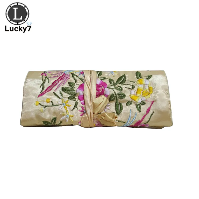 Сумка для хранения украшений с вышивкой, китайский Шелковый органайзер для ювелирных украшений, дорожная сумка, сумка на молнии с вышивкой в виде птицы для колец, ожерелий
Сумка для хранения украшений с вышивкой, китайский Шелковый органайзер для ювелирных украшений, дорожная сумка, сумка на молнии с вышивкой в виде птицы для колец, ожерелий