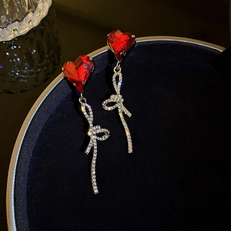 LOVOACC Trendy Red Color Love Heart Rhinestones Earring for Women Sparkly Bowknot Long Dangle Earrings 2022 New Year Jewelry
LOVOACC Trendy Red Color Love Heart Rhinestones Earring for Women Sparkly Bowknot Long Dangle Earrings 2022 New Year Jewelry