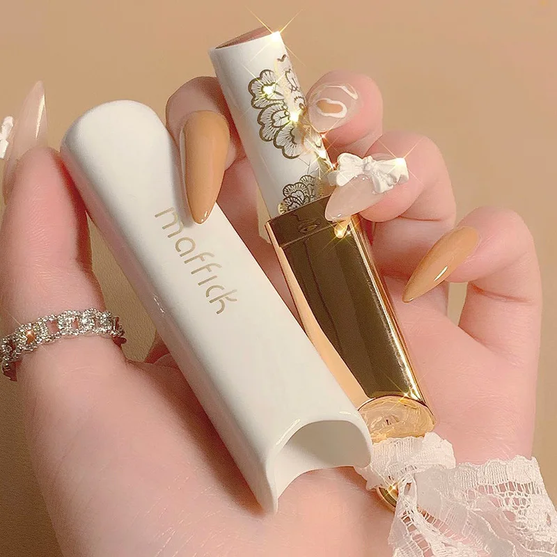 6 Colors Lace Matte Lipsticks Waterproof Moisturizing Velvet Red Lip Stick Long-lasting Non-stick Cup Lipstick Makeup Cosmetic
6 Colors Lace Matte Lipsticks Waterproof Moisturizing Velvet Red Lip Stick Long-lasting Non-stick Cup Lipstick Makeup Cosmetic