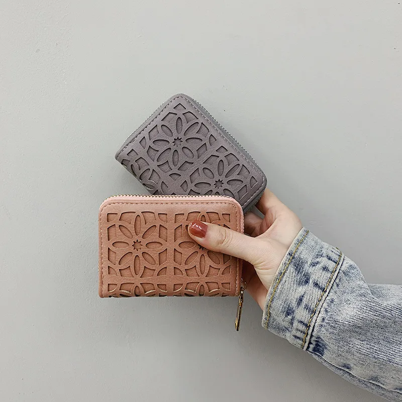 Hollow Small Wallet New Style Female Korean Version PU Soft Leather Short Wallet Student Change Card Bag Girl Purse
Hollow Small Wallet New Style Female Korean Version PU Soft Leather Short Wallet Student Change Card Bag Girl Purse