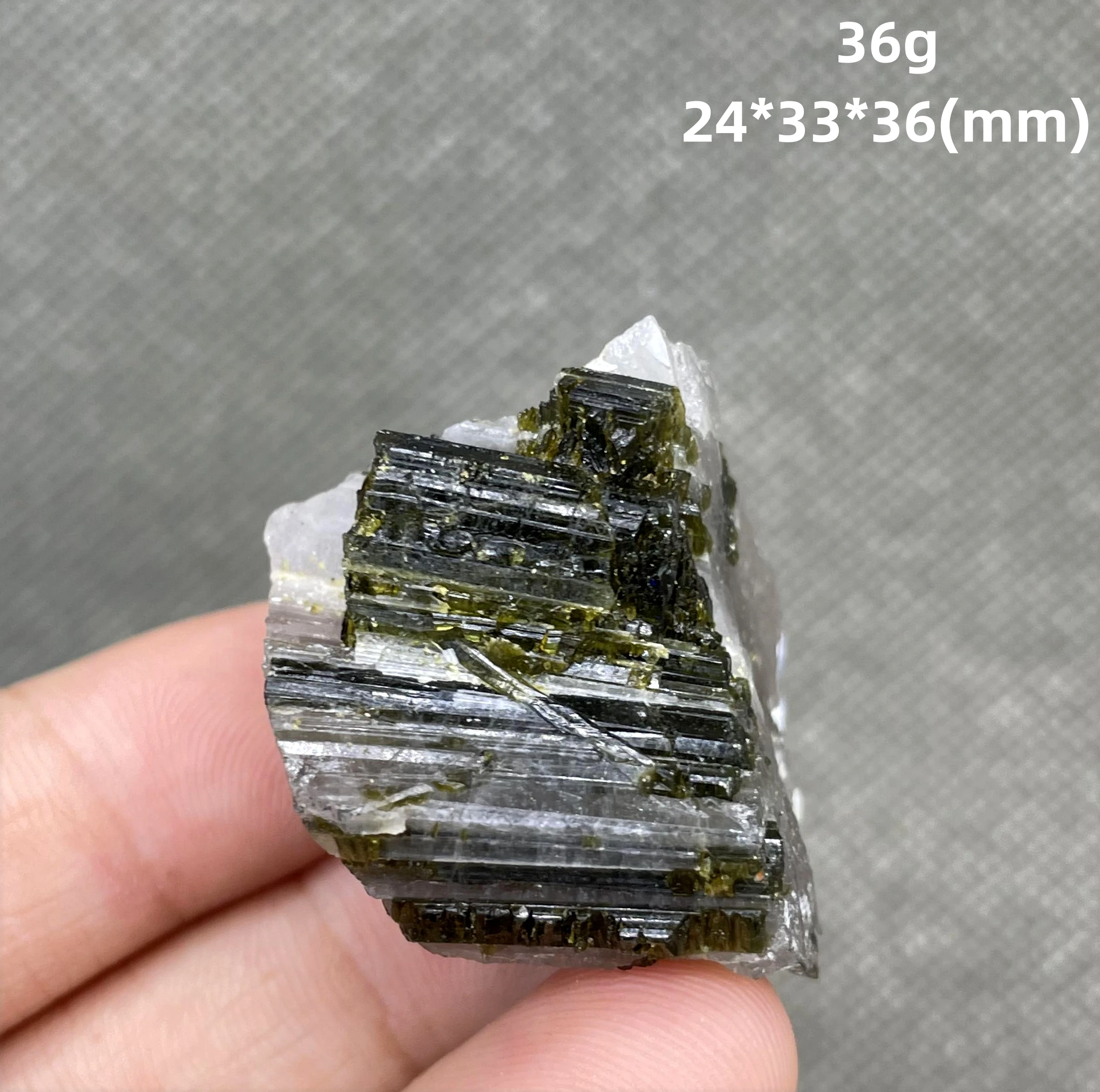 Образцы минералов турмалина из Бразилии 
Образцы минералов турмалина из Бразилии