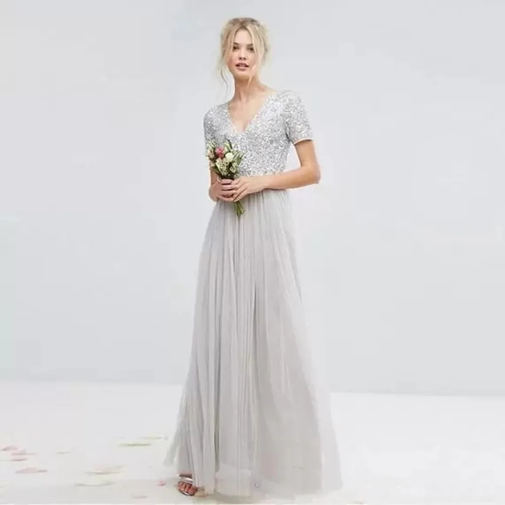 2022 Bridesmaid Dresses Sliver Short Sleeves V Neck Pleated Tulle A-Line Maid Of Honor Pregnant Floor Length vestido de noiva
2022 Bridesmaid Dresses Sliver Short Sleeves V Neck Pleated Tulle A-Line Maid Of Honor Pregnant Floor Length vestido de noiva