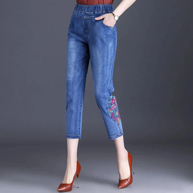 Women's Jeans Spring Summer New Embroidery Ankle Length Capri Pants Elastic High Waist Stretch Denim Blue Pants Mom Jeans W15
Women's Jeans Spring Summer New Embroidery Ankle Length Capri Pants Elastic High Waist Stretch Denim Blue Pants Mom Jeans W15