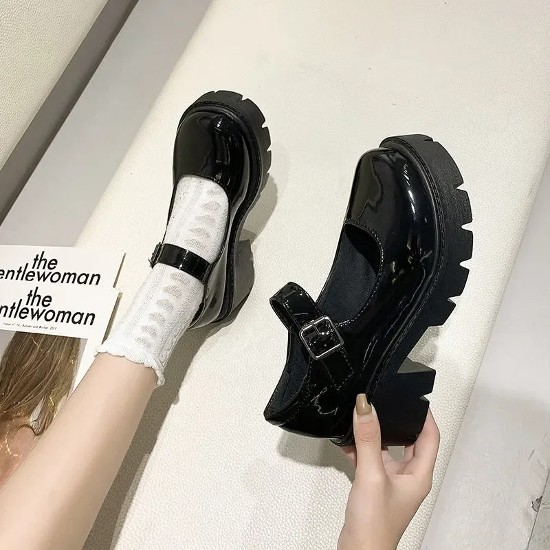 Lolita Shoes Japanese Girl Platform Black high heels fashion Round Toe Mary Jane Women Patent faux Leather Student Cosplay Shoes
Lolita Shoes Japanese Girl Platform Black high heels fashion Round Toe Mary Jane Women Patent faux Leather Student Cosplay Shoes