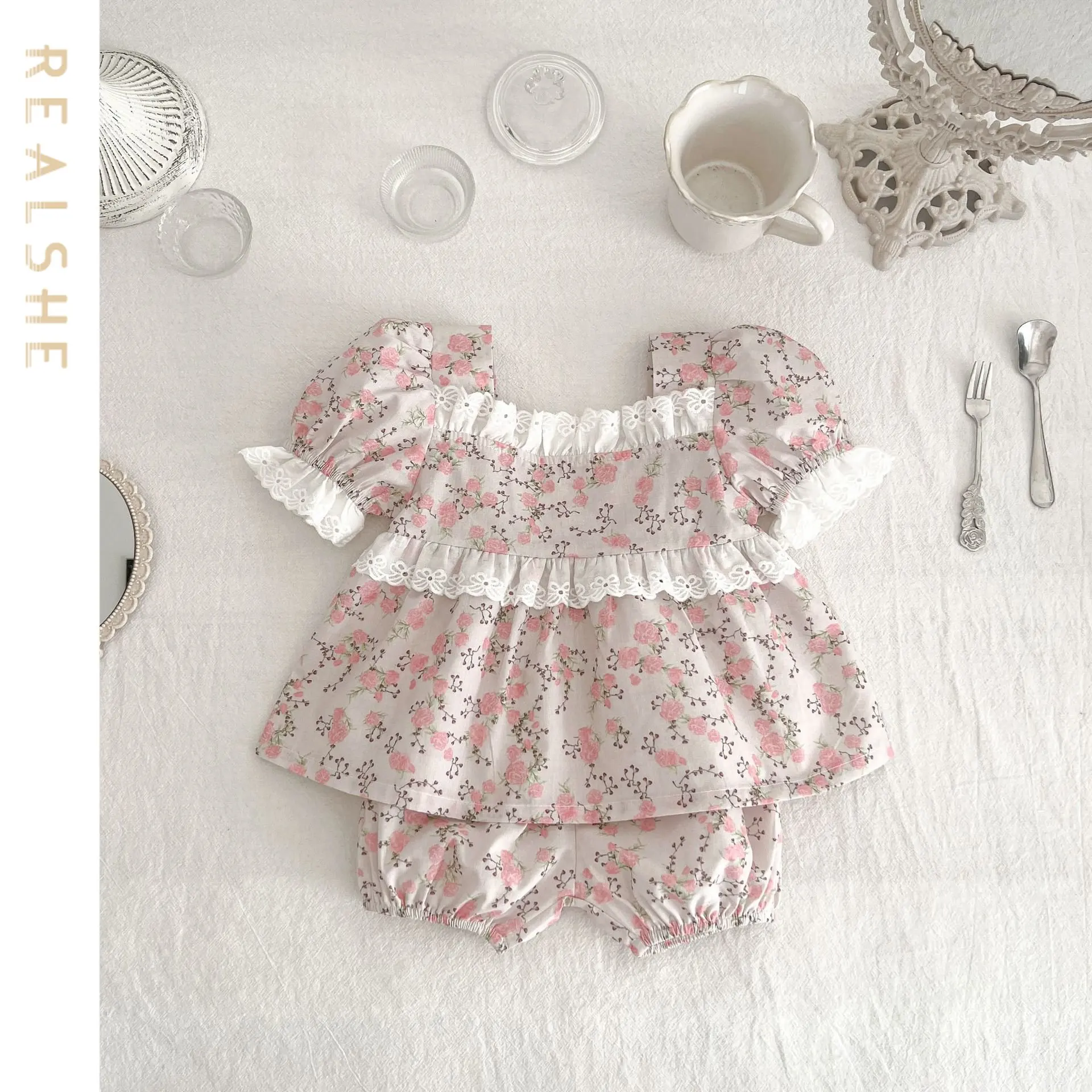 Kids Clothes Set Baby Girl Lace Floral T-Shirt + Shorts Summer Clothing Casual Girls Suits Children Baby Clothes Set
Kids Clothes Set Baby Girl Lace Floral T-Shirt + Shorts Summer Clothing Casual Girls Suits Children Baby Clothes Set
