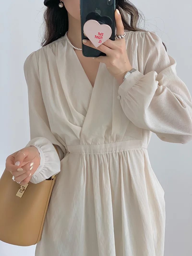 Женское шифоновое платье миди с драпировкой, элегантное бежевое платье с V-образным вырезом, длинным рукавом и карманами из бамбукового вол... 
Женское шифоновое платье миди с драпировкой, элегантное бежевое платье с V-образным вырезом, длинным рукавом и карманами из бамбукового вол...