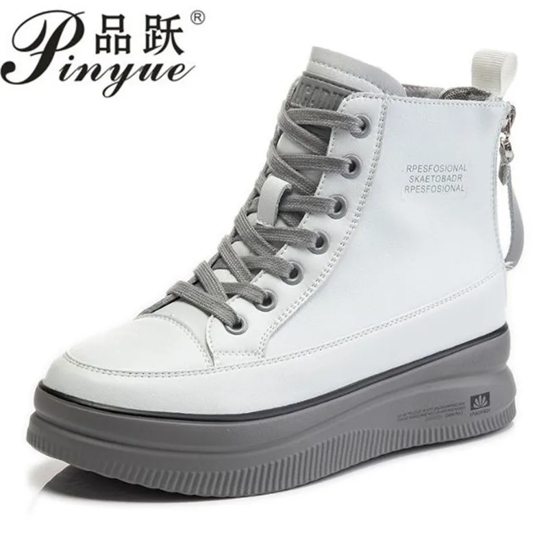 Genuine Leather Women Martin Boots Autumn British Style Back Zipper Platform Motorcycle Boots Winter Casual Booties
Genuine Leather Women Martin Boots Autumn British Style Back Zipper Platform Motorcycle Boots Winter Casual Booties