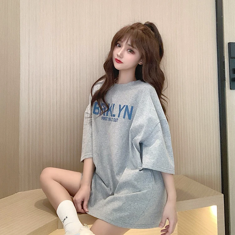 6814 Letter printing loose bottoming shirt summer all-match mid-length T-shirt
6814 Letter printing loose bottoming shirt summer all-match mid-length T-shirt