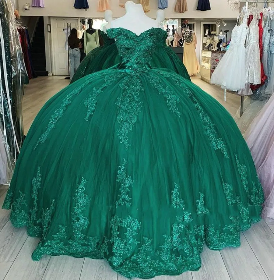 Green Off The Shoulder Back With Bow Quinceanera Dresses Ball Gown Floral Appliques Lace Corset Sweet 15 Girls Birthday Party
Green Off The Shoulder Back With Bow Quinceanera Dresses Ball Gown Floral Appliques Lace Corset Sweet 15 Girls Birthday Party