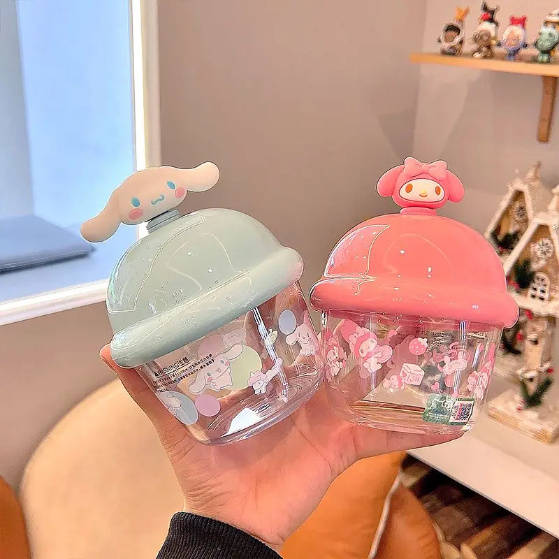 Kawaii Sanrio соломенная чашка My Melody Kuromi Cinnamoroll симпатичная аниме пластиковая чашка с соломинкой кукла мороженое чашка для воды девушка сердце по...
Kawaii Sanrio соломенная чашка My Melody Kuromi Cinnamoroll симпатичная аниме пластиковая чашка с соломинкой кукла мороженое чашка для воды девушка сердце по...