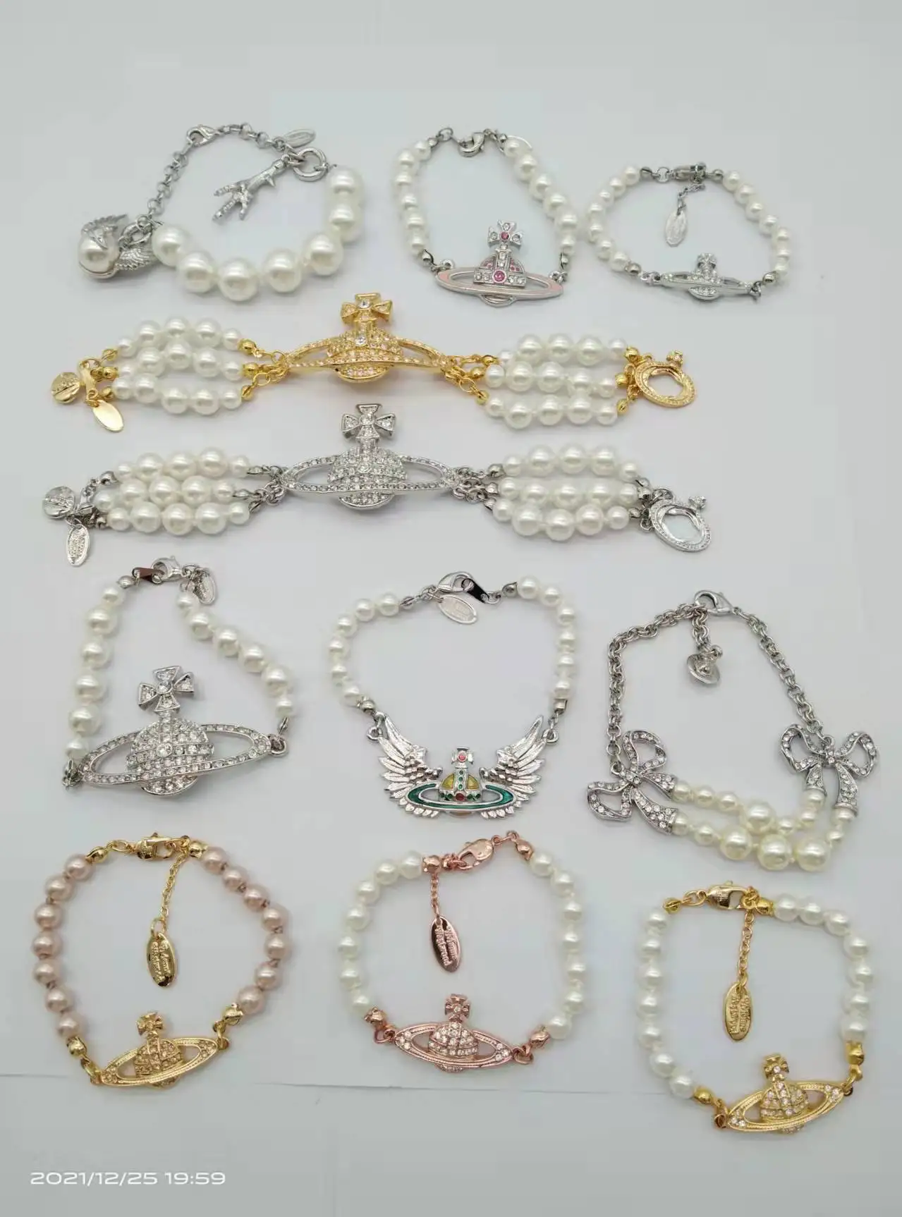 Классический роскошный Блестящий Жемчуг серии Saturn, Женский светильник роскошный подарок для банкета, изысканные ювелирные украшения для ж...
Классический роскошный Блестящий Жемчуг серии Saturn, Женский светильник роскошный подарок для банкета, изысканные ювелирные украшения для ж...