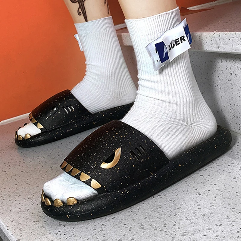 New Style Starry Buck Teeth Shark Design Men Slides Home Indoor Slippers Large Size 45 Outdoor Beach Leisure Tide Drag Men Shoes
New Style Starry Buck Teeth Shark Design Men Slides Home Indoor Slippers Large Size 45 Outdoor Beach Leisure Tide Drag Men Shoes