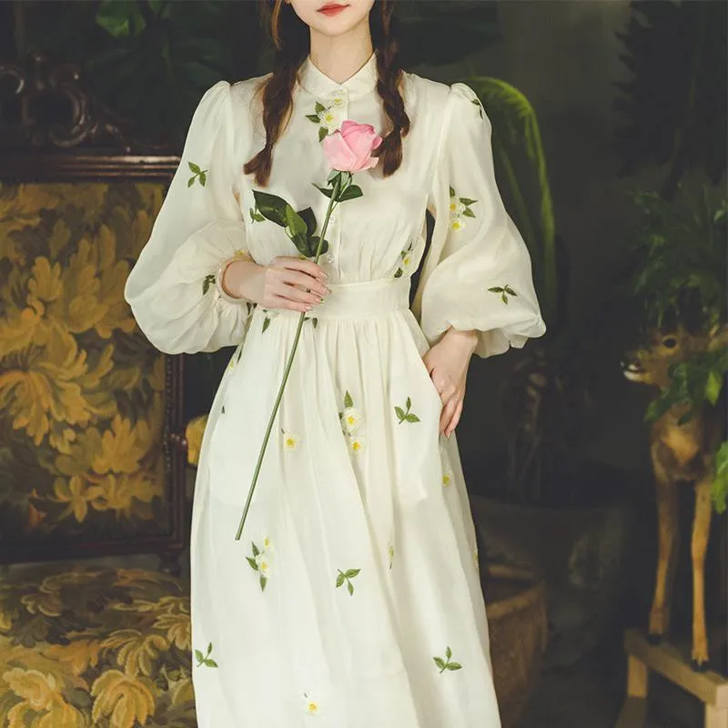 2022 Early Autumn Long Skirt French Retro Girl Embroidered Lantern Sleeve Dress Fairy Skirt Temperament Autumn Dress
2022 Early Autumn Long Skirt French Retro Girl Embroidered Lantern Sleeve Dress Fairy Skirt Temperament Autumn Dress