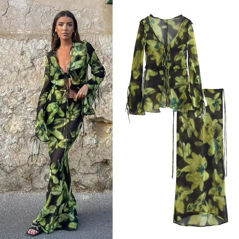 2023 Green Vintage Print Long Sleeve Dress Sets Two-Piece Women's Flared Sleeve Lace-Up V-Neck Slim Shirt High Waist Skirt Suit
2023 Green Vintage Print Long Sleeve Dress Sets Two-Piece Women's Flared Sleeve Lace-Up V-Neck Slim Shirt High Waist Skirt Suit