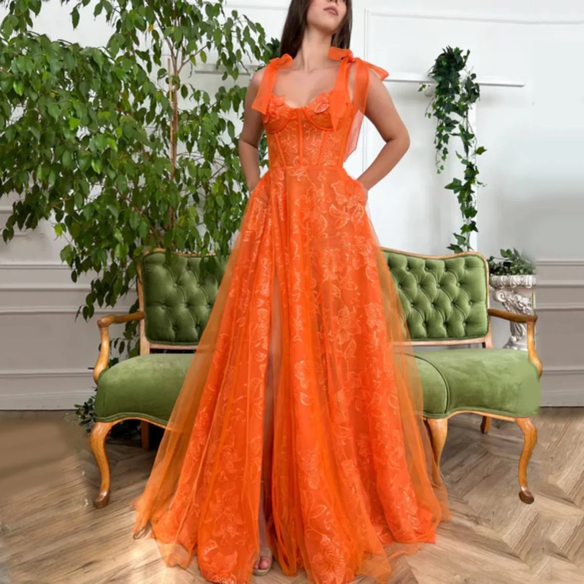 Adjustable Straps Orange Tulle Dress A-line Floral Dresses For Women Ruffles Layered Prom Dress With Slit Applique Dresses
Adjustable Straps Orange Tulle Dress A-line Floral Dresses For Women Ruffles Layered Prom Dress With Slit Applique Dresses