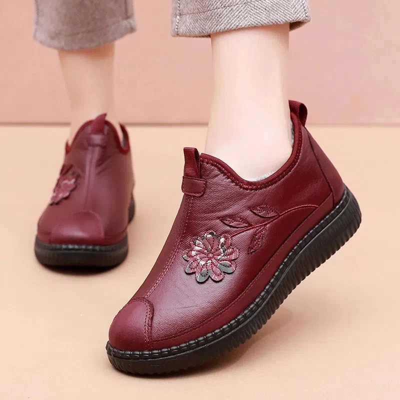 Winter Women Cotton Shoes PU Leather Waterproof Boots Light Female Casual Shoes Warm Plush Woman Footwear Non-slip Walking Shoes
Winter Women Cotton Shoes PU Leather Waterproof Boots Light Female Casual Shoes Warm Plush Woman Footwear Non-slip Walking Shoes