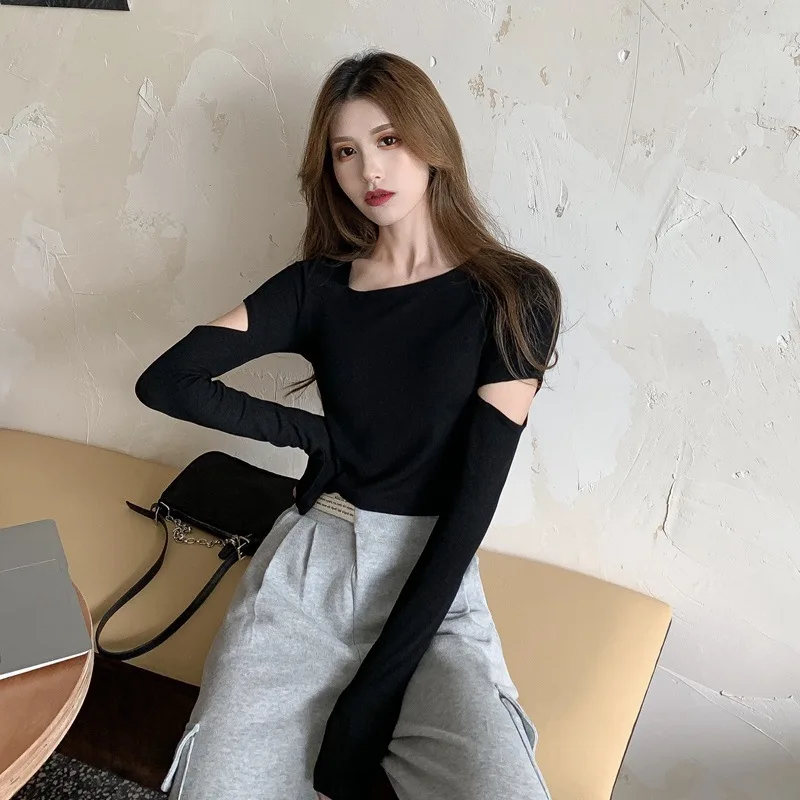 2022 Spring and Autumn New Long-sleeved T-shirt Solid Color Self-cultivation Hole Round Neck Tight Bottoming Shirt 
2022 Spring and Autumn New Long-sleeved T-shirt Solid Color Self-cultivation Hole Round Neck Tight Bottoming Shirt