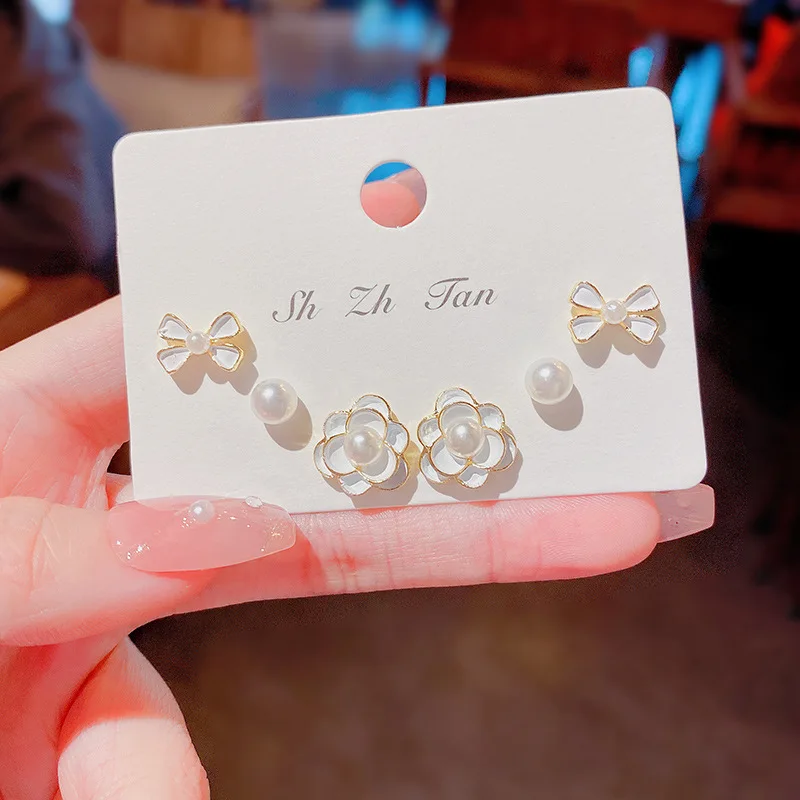 3pairs S925 Sterling Silver Needle White Camille Flower Faux Pearl Decor Stud Earrings Set
3pairs S925 Sterling Silver Needle White Camille Flower Faux Pearl Decor Stud Earrings Set