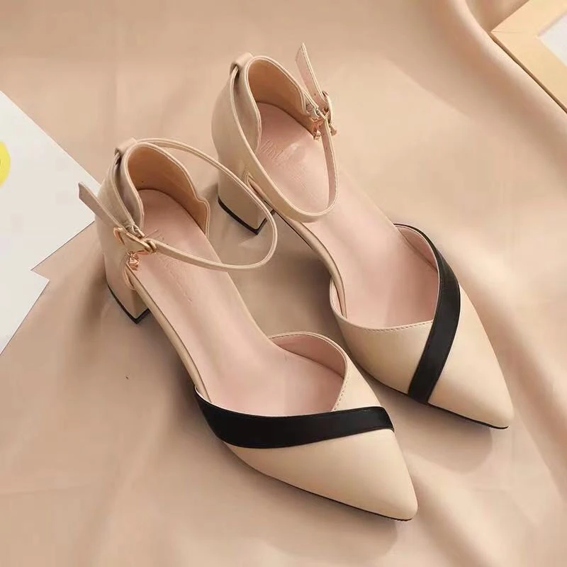Women Classic Beige Square Heel Shoes for Party Ladies Classic Black Pu Leather Night Club Pumps Sapato Feminino
Women Classic Beige Square Heel Shoes for Party Ladies Classic Black Pu Leather Night Club Pumps Sapato Feminino