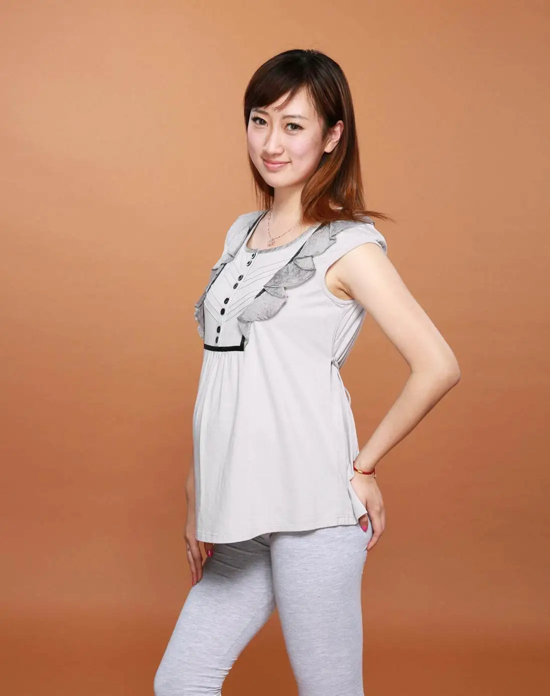 Maternity gray Pregnant Baby Loading 2022 Women T Shirt Girl Shirt New Mom Big Size Clothes
Maternity gray Pregnant Baby Loading 2022 Women T Shirt Girl Shirt New Mom Big Size Clothes