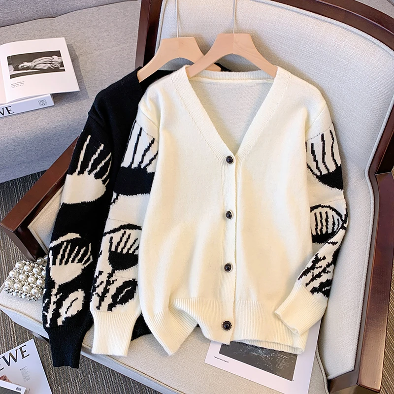 Black White Printed Loose Spring Autumn Winter Knitted Vintage Cardigan Fashion Woman Elegant Women'S Sweaters 2022 Female Coats
Black White Printed Loose Spring Autumn Winter Knitted Vintage Cardigan Fashion Woman Elegant Women'S Sweaters 2022 Female Coats