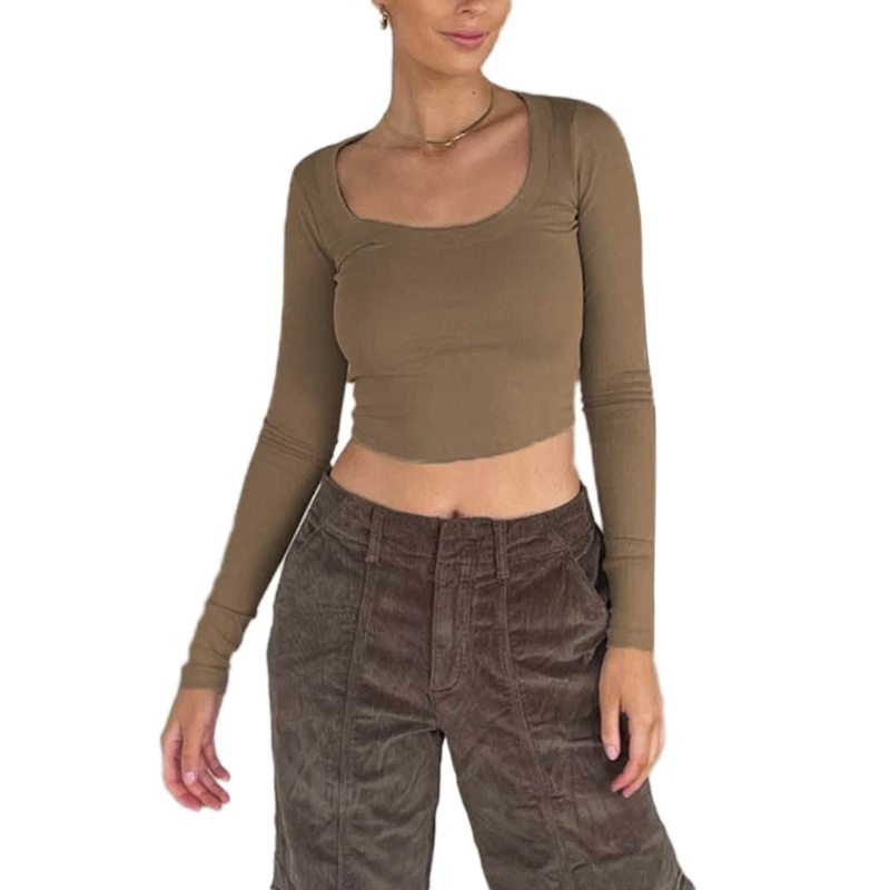 Женский короткий топ с круглым вырезом и длинным рукавом, в рубчик
Женский короткий топ с круглым вырезом и длинным рукавом, в рубчик