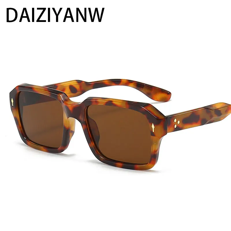 Brand Design Square Rivet Sun Glasses Women Fashion Gradient Color Sunshade Big Size Vintage Driver Eyewear Uv400
Brand Design Square Rivet Sun Glasses Women Fashion Gradient Color Sunshade Big Size Vintage Driver Eyewear Uv400