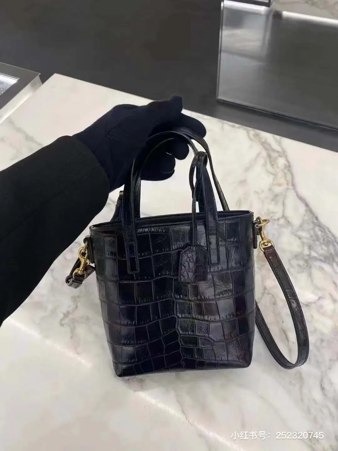 2022 New Fashion Classic Retro Advanced Quality Crocodile Pattern Mini -Handbags, Ladies, Shoulder Messenger Bag Underarm Bag
2022 New Fashion Classic Retro Advanced Quality Crocodile Pattern Mini -Handbags, Ladies, Shoulder Messenger Bag Underarm Bag