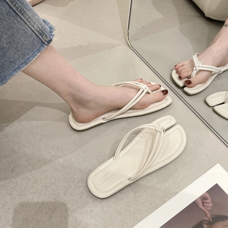 Shoes Slippers Casual Low Rubber Flip Flops Slipers Women Slides Luxury Hawaiian 2022 Summer Flat Soft Rome Basic Leisure PU
Shoes Slippers Casual Low Rubber Flip Flops Slipers Women Slides Luxury Hawaiian 2022 Summer Flat Soft Rome Basic Leisure PU