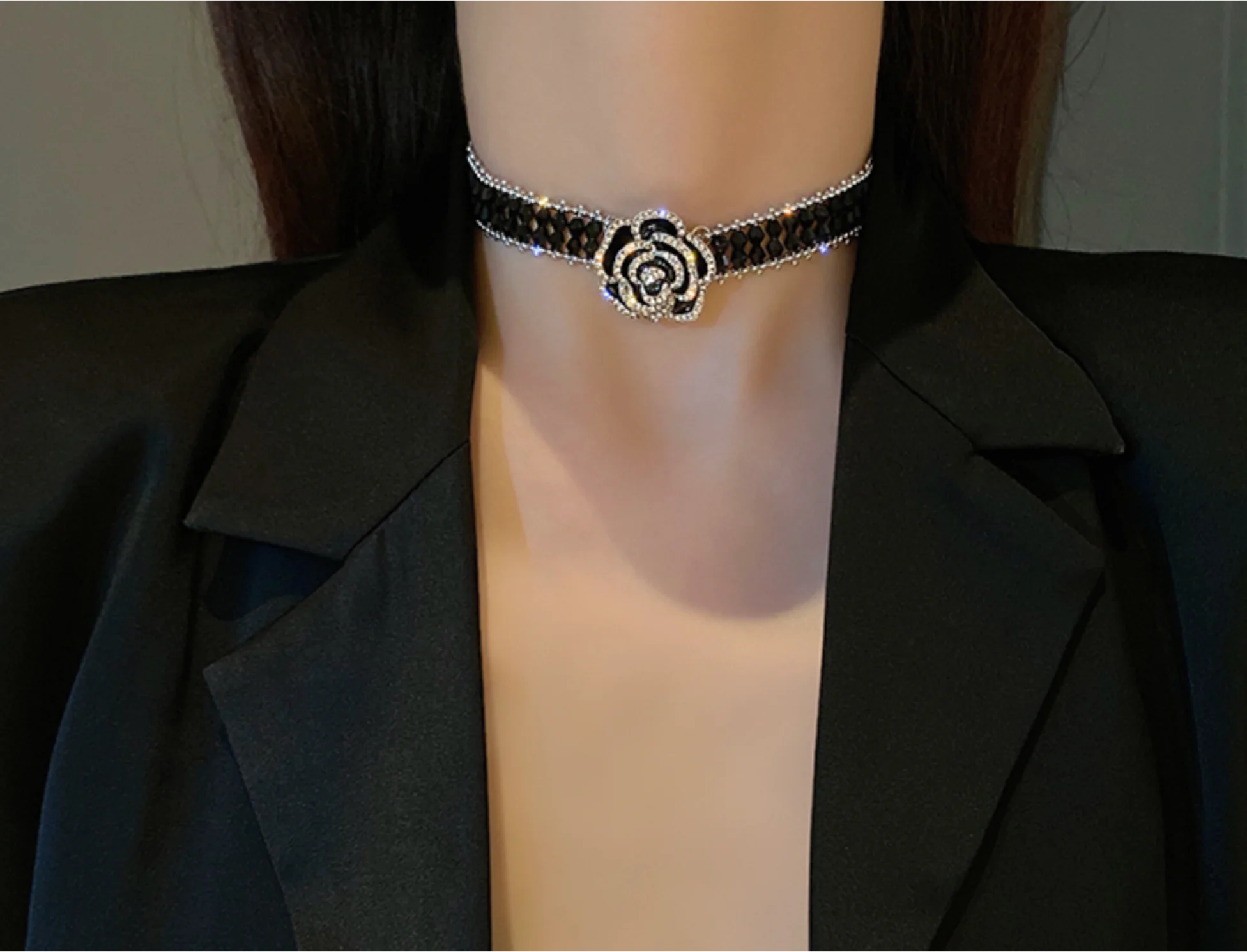 2022 new Black diamond studded Rose pendants crystal party chain necklace for women fashion jewelry (5pcs of free shippign)
2022 new Black diamond studded Rose pendants crystal party chain necklace for women fashion jewelry (5pcs of free shippign)