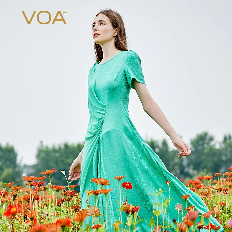 VOA Silk Jacquard Spring Green Round Neck Asymmetrical Design with Contrast Material Georgi Biao Tie Large Swing Dress AE2285
VOA Silk Jacquard Spring Green Round Neck Asymmetrical Design with Contrast Material Georgi Biao Tie Large Swing Dress AE2285