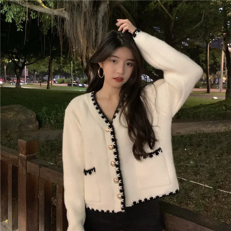 Women's Early Autumn Thin Top New 2023 Sweater Gentle Style Korean Celebrities Temperament Long Sleeved Cardigan Coat White Top
Women's Early Autumn Thin Top New 2023 Sweater Gentle Style Korean Celebrities Temperament Long Sleeved Cardigan Coat White Top