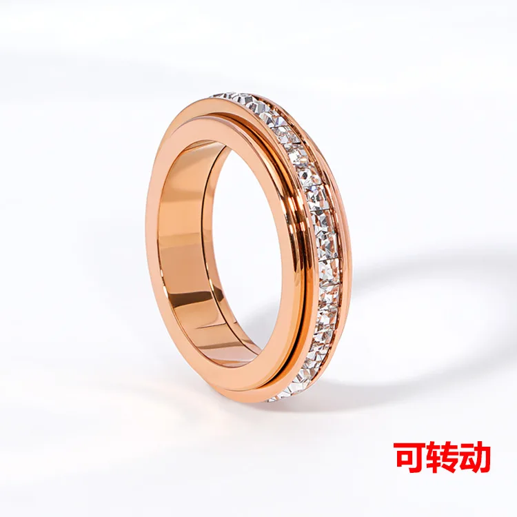Simple Single Row Diamond Rotatable Ring Plated With 18k Gold With Titanium Steel Ring Middle Finger And Index Finger 
Simple Single Row Diamond Rotatable Ring Plated With 18k Gold With Titanium Steel Ring Middle Finger And Index Finger