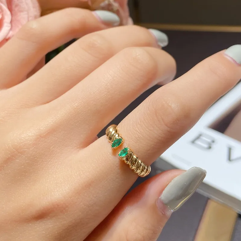 UBESTNICE Ins Metal Gemstone Threaded Arm Marquise Emerald Ring Real 18K Solid Yellow Gold for Women Medieval Style Fine Jewelry
UBESTNICE Ins Metal Gemstone Threaded Arm Marquise Emerald Ring Real 18K Solid Yellow Gold for Women Medieval Style Fine Jewelry