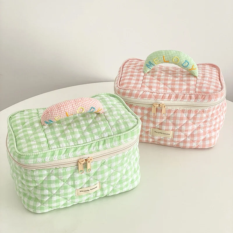 

2023 Plaid Pattern Travel Toiletries Case Flip Makeup Bag with Zipper Quilted Cotton Cosmetics Storage Box for Woman and Girls